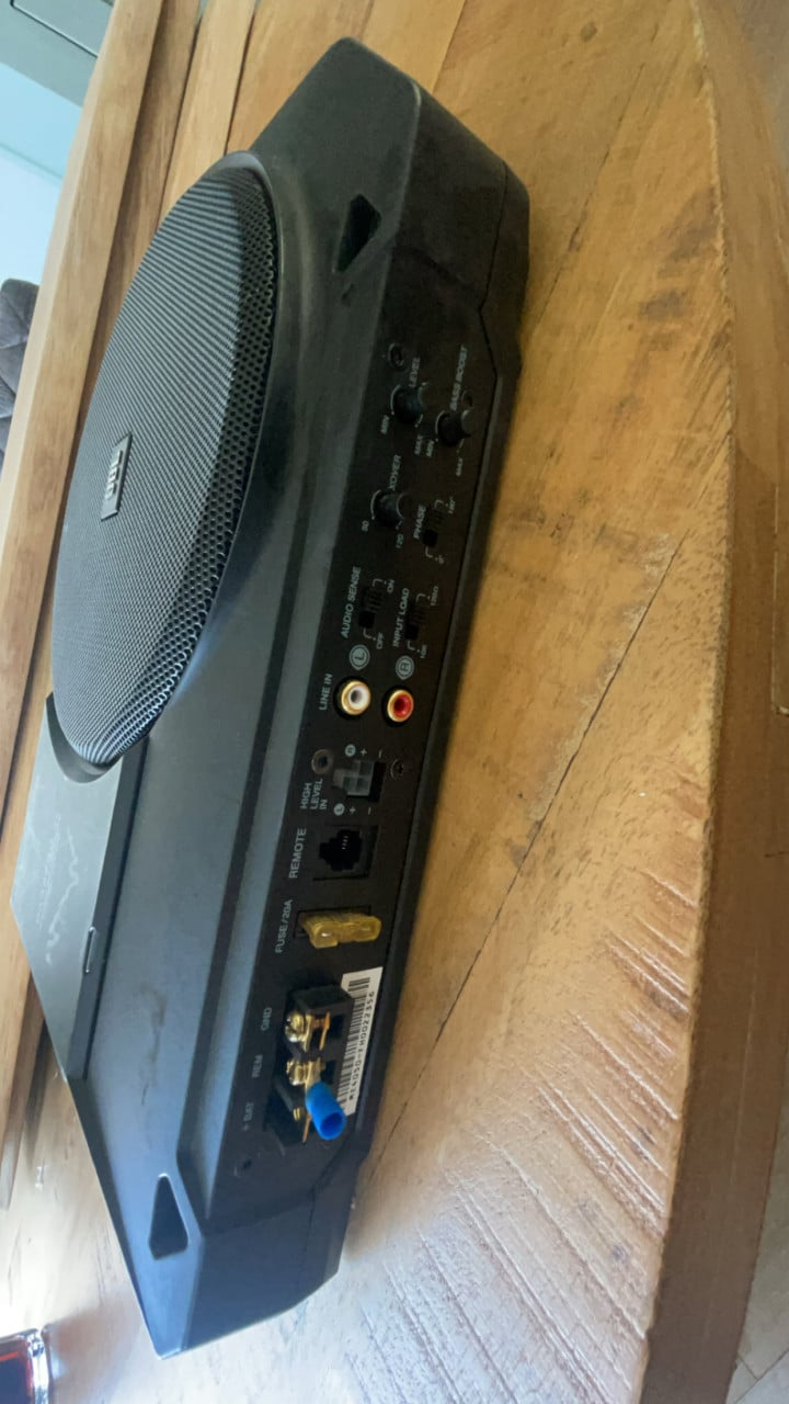 JBL Underseat subwoofer Basspro SL