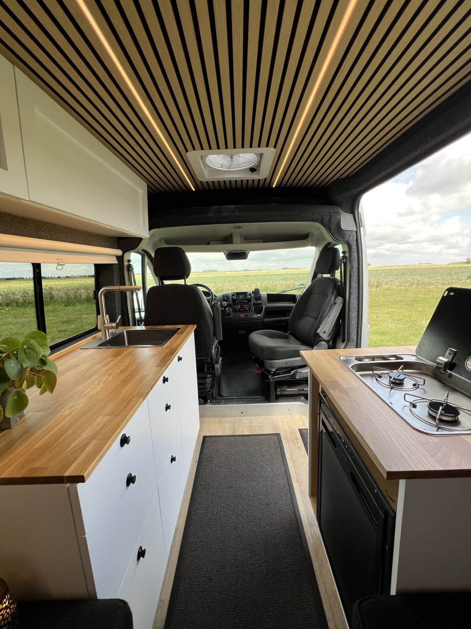Peugeot Boxer L2H2 Off Grid Camper