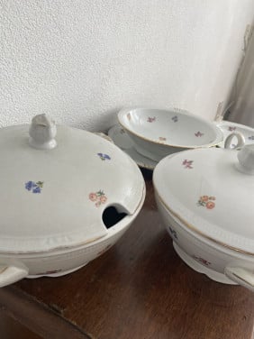 Set porseleinen schalen van Chodzie (Polen). S.v.p. ophalen