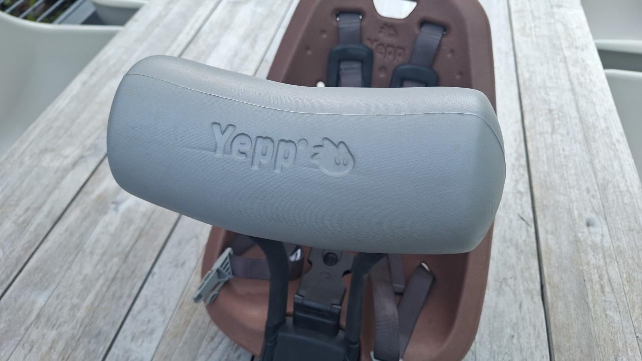 Yepp voorzitje met windscherm en slaaprol