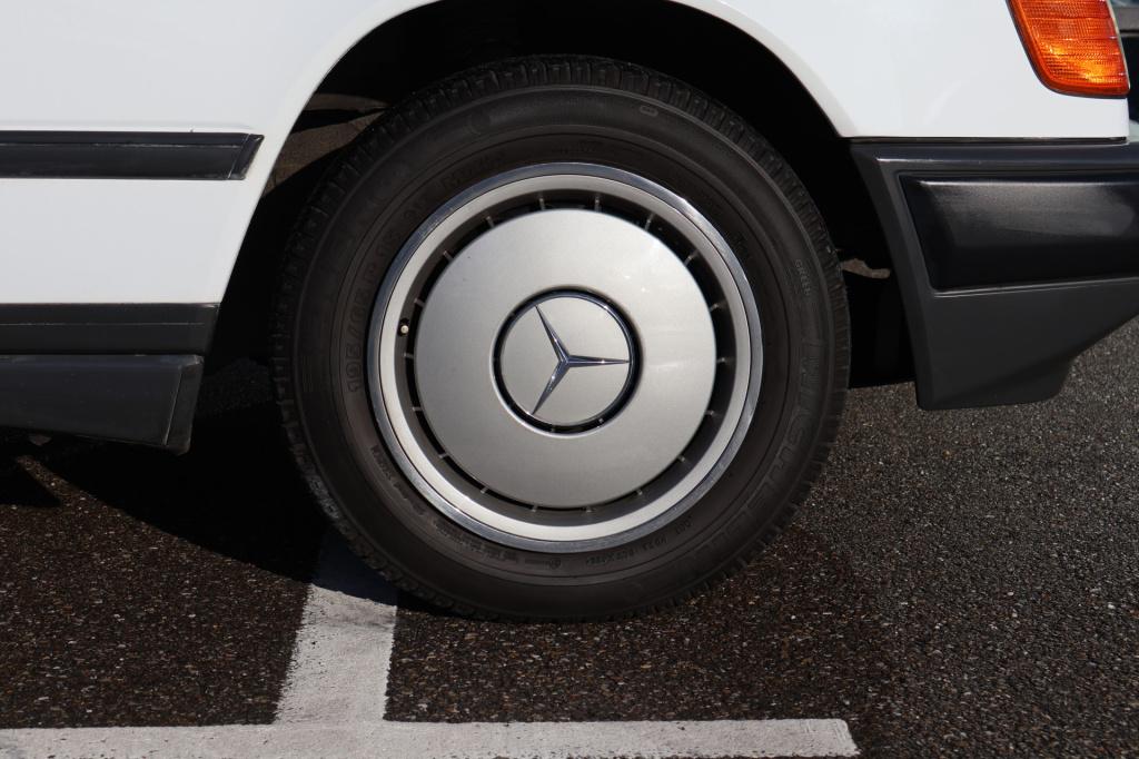 Mercedes-Benz 200 200-500 (w124) 260 e l 6 cilinder l nederlandse auto l bo