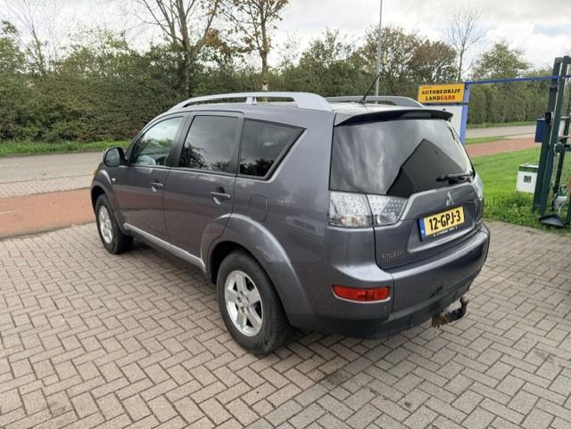Mitsubishi Outlander 2.4 intro edition 2wd