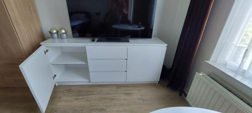 Wit dressoir