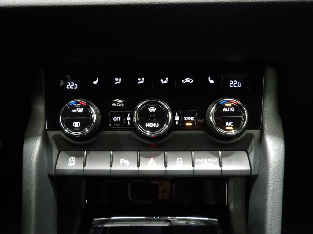 Skoda Karoq 1.5 tsi act greentech 150pk dsg-7 sportline business