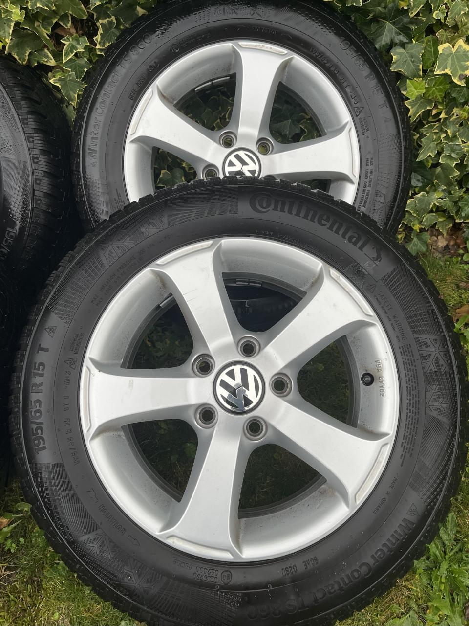 VW lichtmetalen velgen 15" met winterbanden