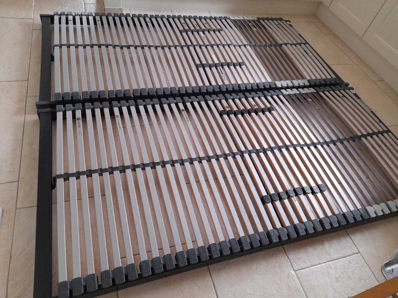 2 x Bossflex 600  lattenbodem  ( in goede staat)