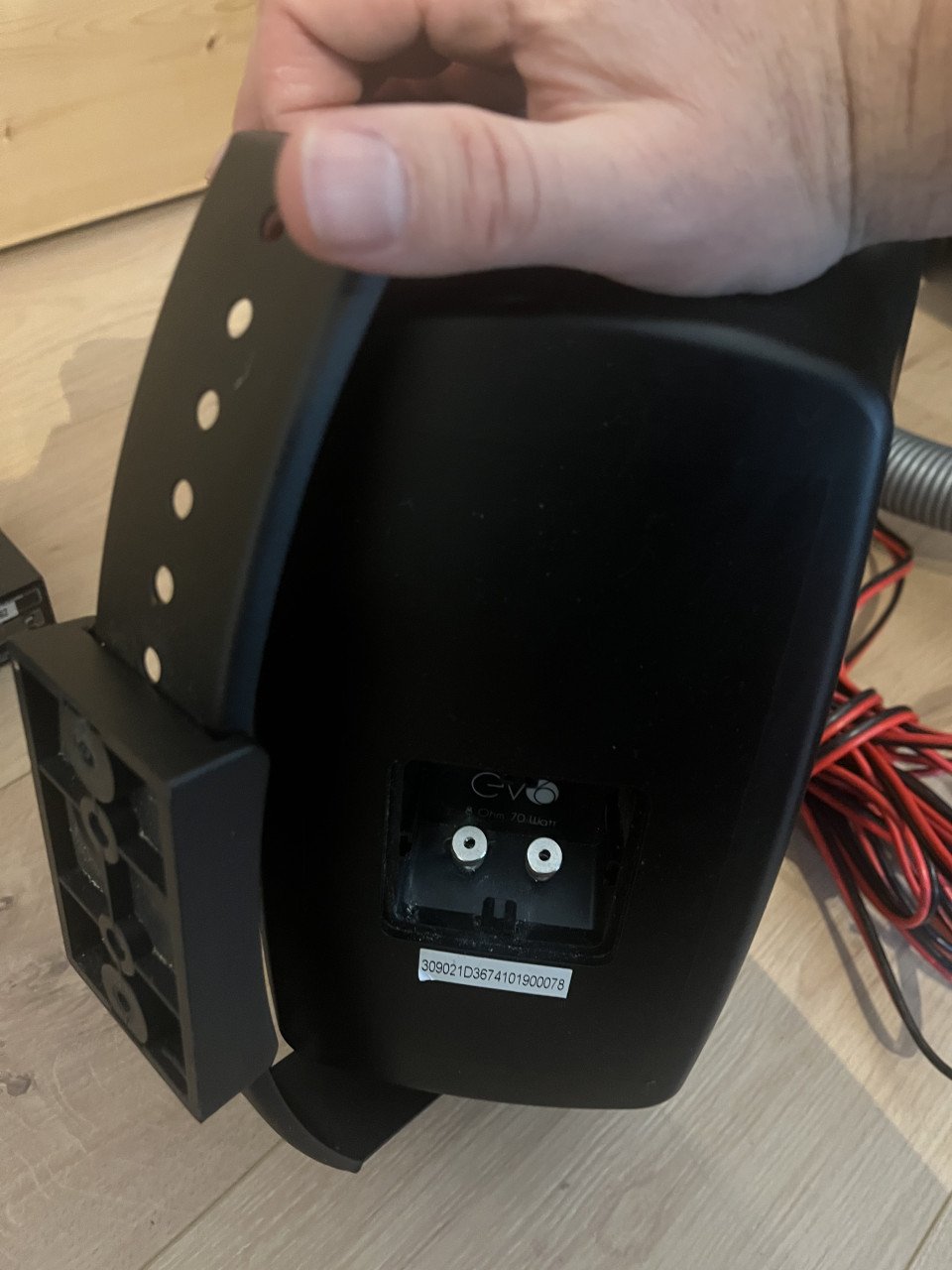 Geluidsset; 2 speakers, versterker en kabels