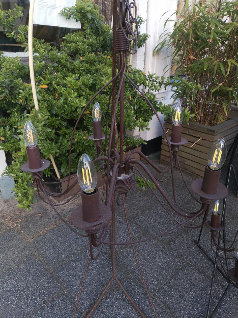 Twee brocante plafond kroon lampen