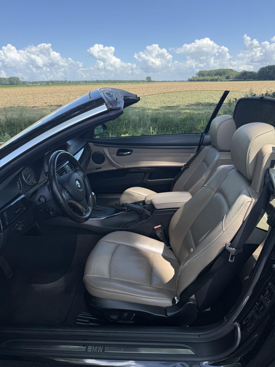 BMW 325i Cabrio (E93) Automaat | 145.000 km | Nieuwe APK | Trekhaak