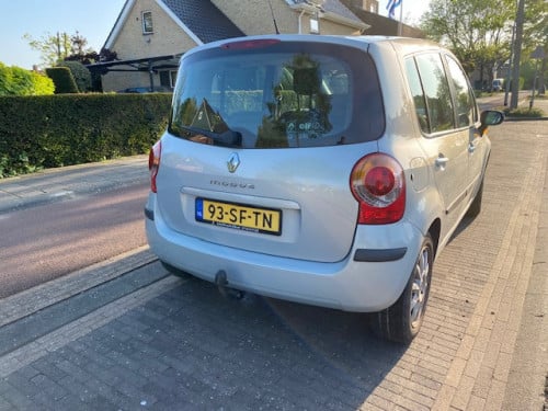 Renault Modus 1.6 MPV automaat.
