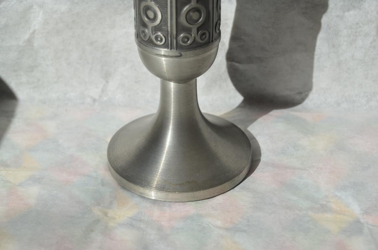 Mooi tinnen designvaasje Scandinavië.