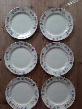 PLATEEL - 6 ANTIEKE ONTBIJTBORDJES - DIA 22,5 CM