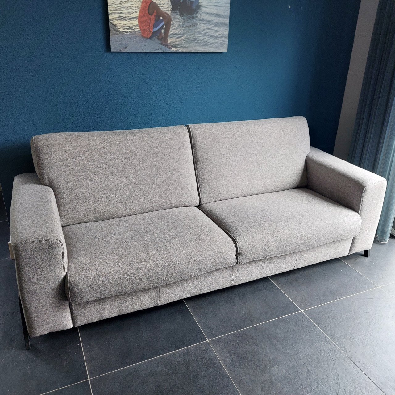 3-zits bank grijs stof met zwart metalen design poten - Henders & Hazel