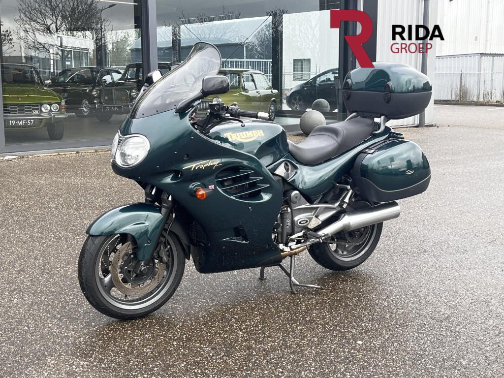 Triumph Trophy tour 900