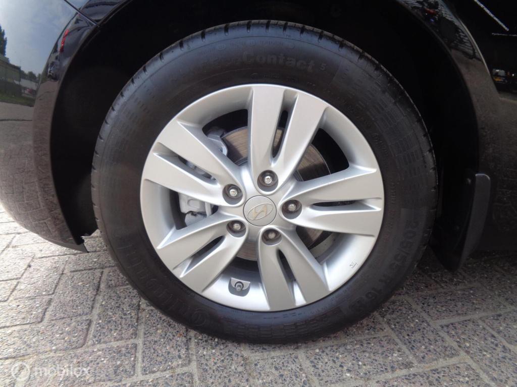 Hyundai Ix20 1.4i i-drive/airco/lm velgen/pdc/camera/trekhaak/hoge zit/nap