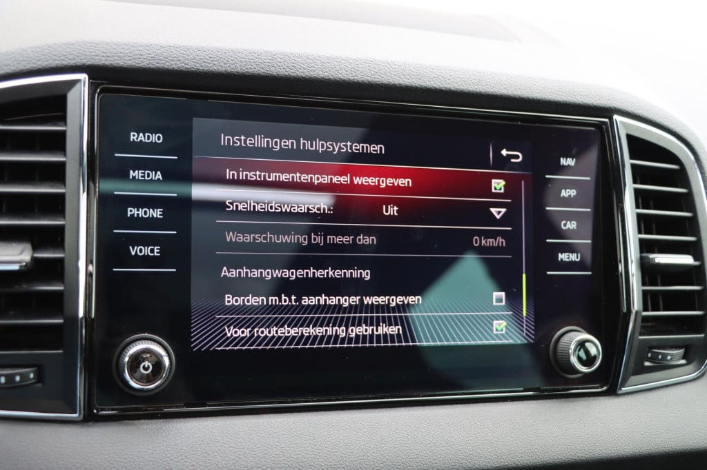 Skoda Karoq 1.5 tsi sportline business 150pk dsg7