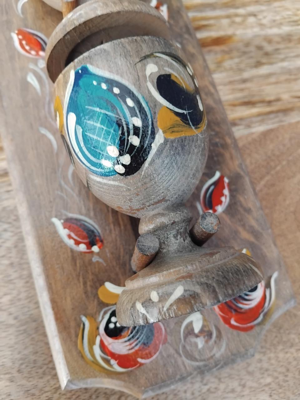 Vintage 6x Eierdopjes met wandhouder Hout