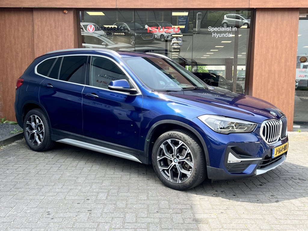 BMW X1 sdrive18i high executive - xline | leder | panorama | sportstoel | n
