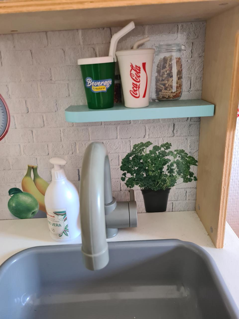 Houten speel keuken met geluiden , licht en ongeveer 150 accessoires