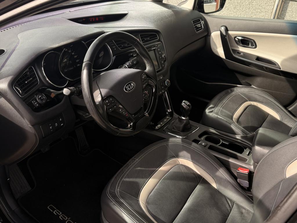 Kia Cee'd 1.6 gdi super pack premium | leder | stoel/stuur verwarming | acc