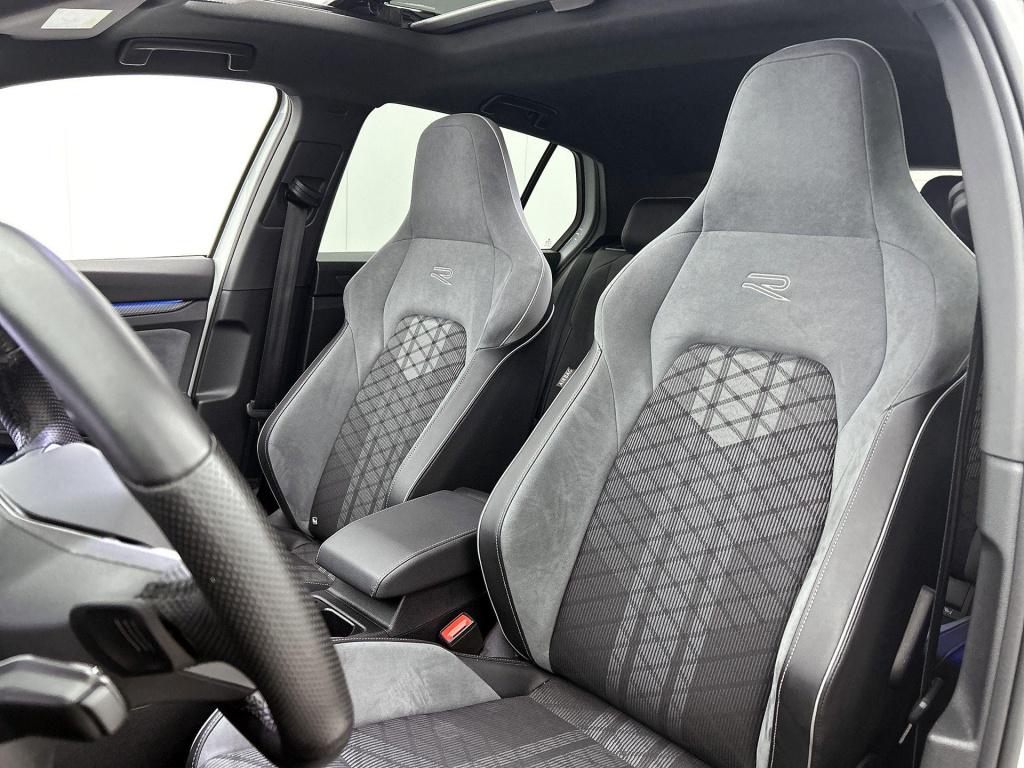Volkswagen Golf 1.5 etsi r-line business | automaat | panoramadak | navigat