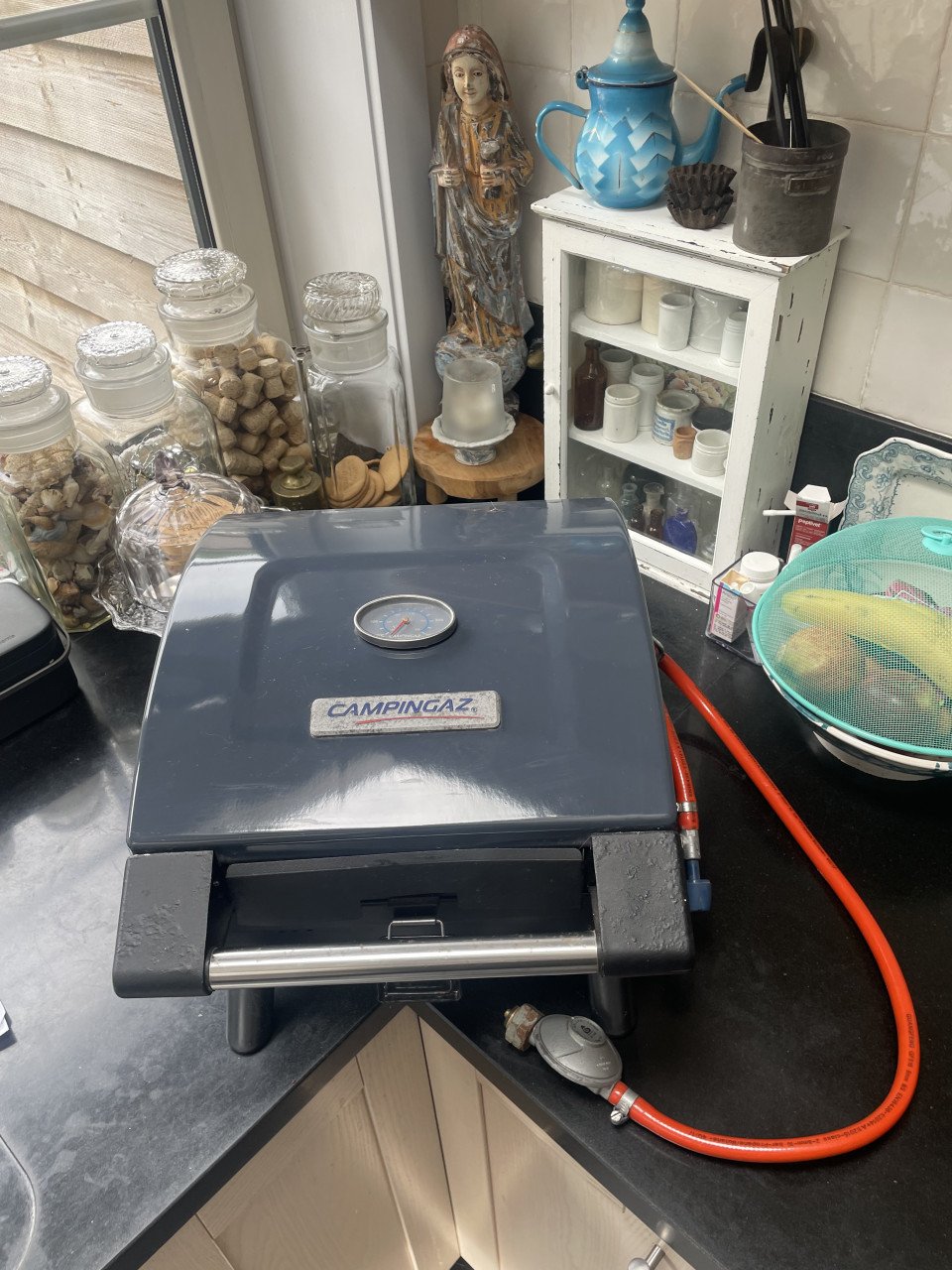 Gas barbecue