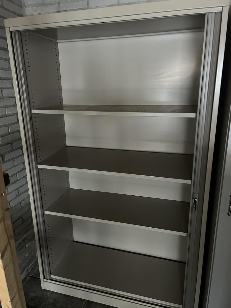 Roldeurkast archiefkast