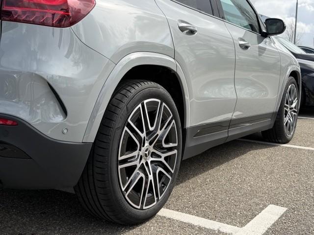 Mercedes-Benz Gla-klasse 200 business solution amg l panoramadak l mbux l m