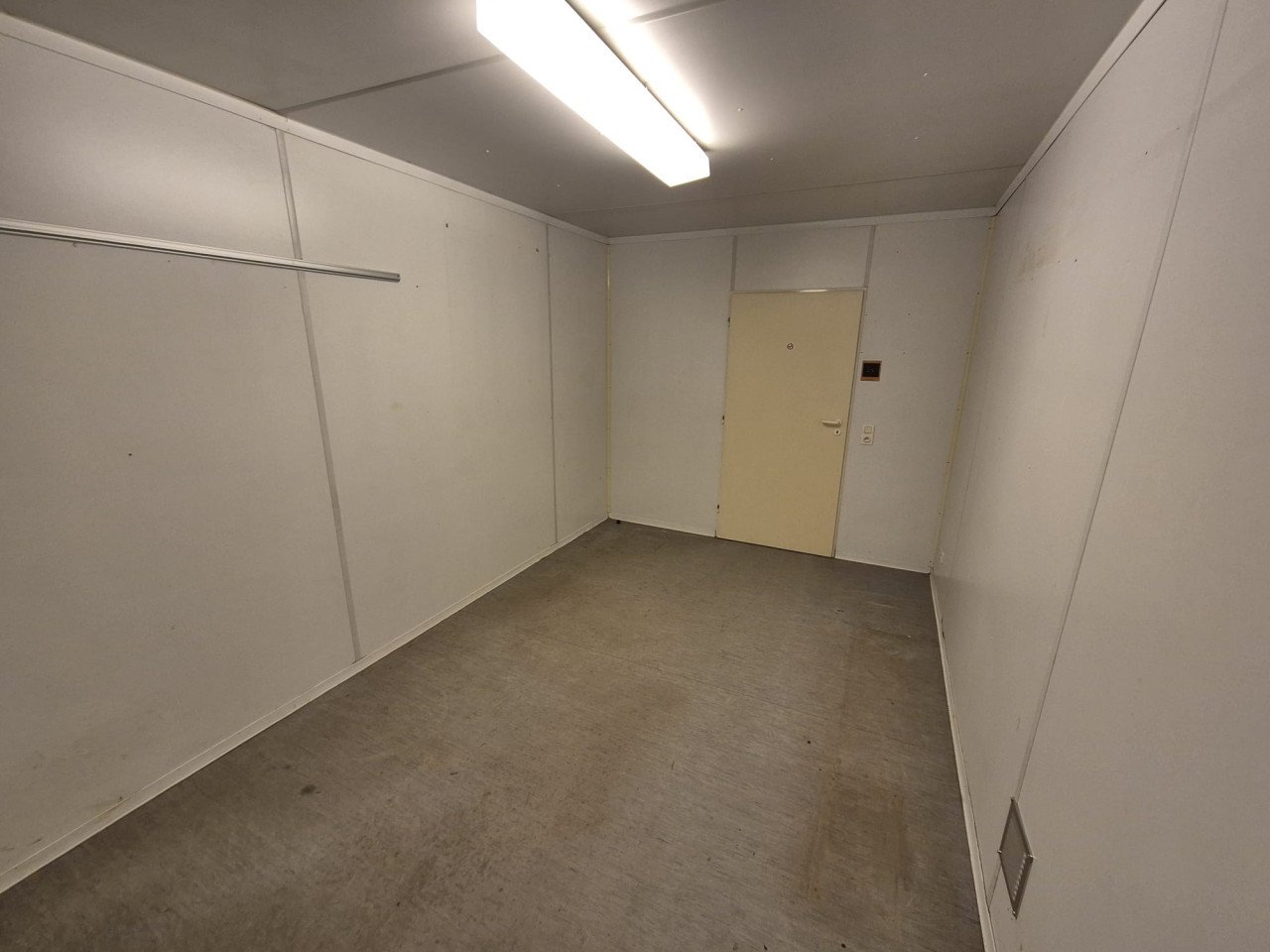 Kantoorunit / bouwkeet / woonunit 6x3m met keuken en toilet