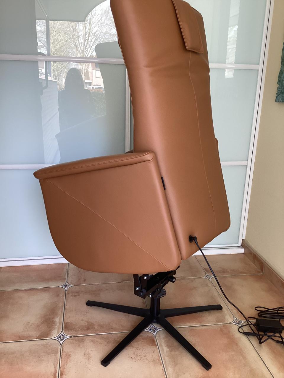 Prominent elektrische sta-op stoel  ACCU Toscana(showroomstaat)nieuw!