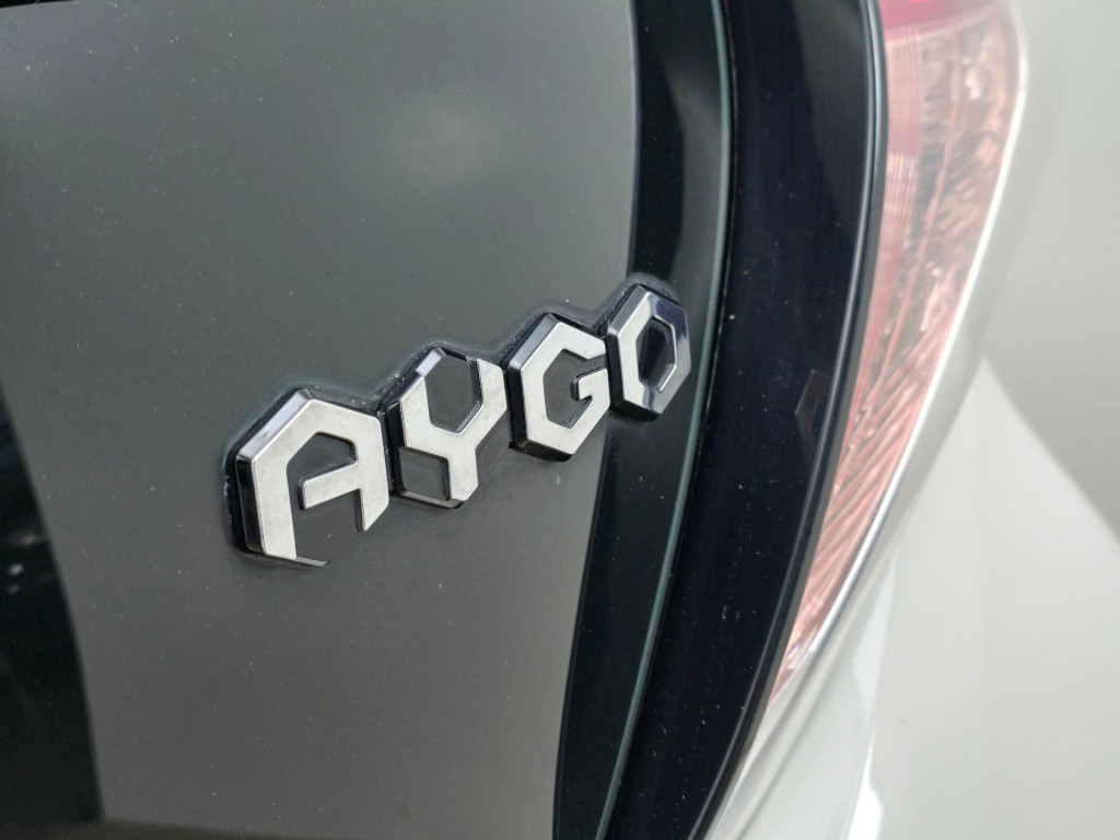 Toyota Aygo occasion met parkeercamera en weinig km | tweedehands toyota ay