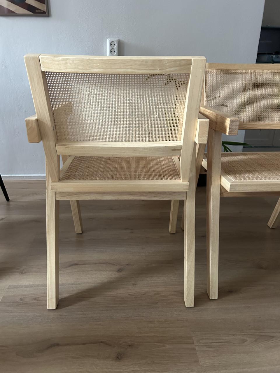 2 rotan stoelen