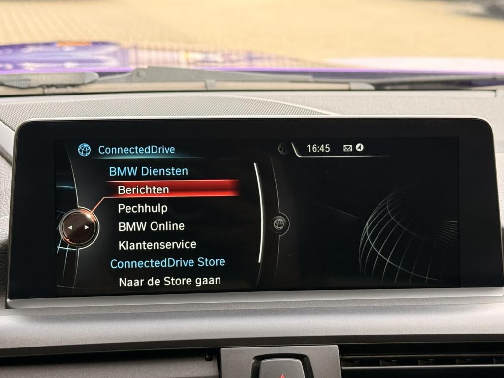 BMW 1 Serie m135i m-performance | schuifdak| navi | cruise | performance ui