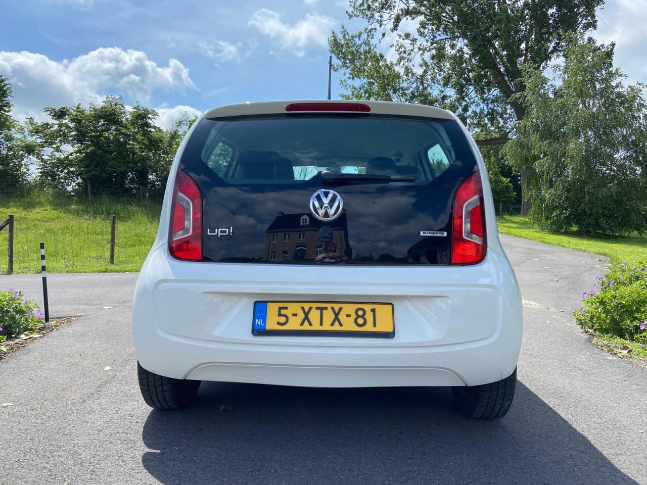 Volkswagen UP! Move up! 2014