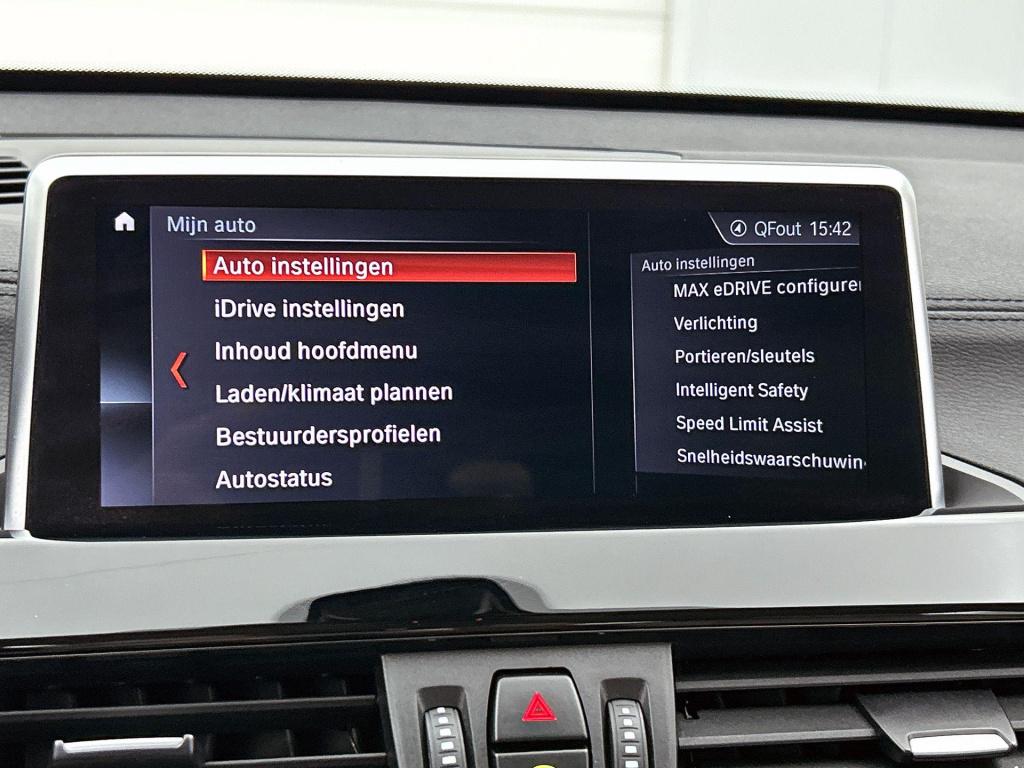 BMW X1 xdrive25e high executive | automaat | leder | parkeer sensoren | nav