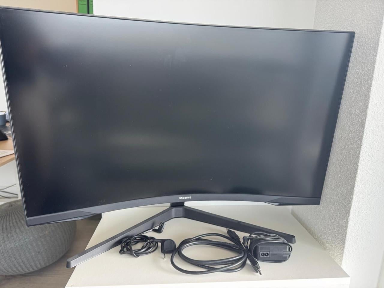 Beeldscherm Samsung curved 80 cm