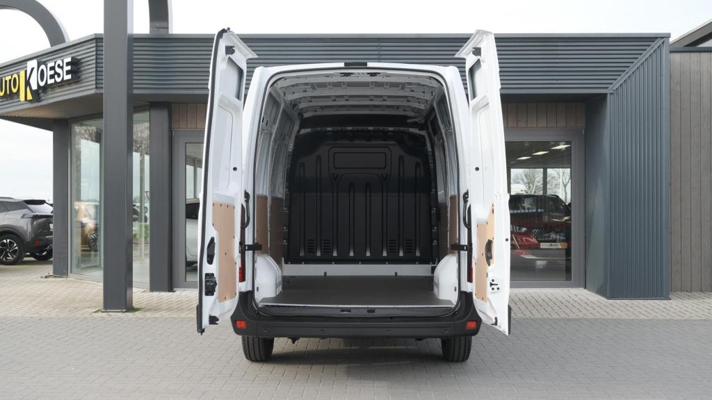 Renault Master t35 2.3 dci 135 l2h2 comfort | direct leverbaar | navigatie 