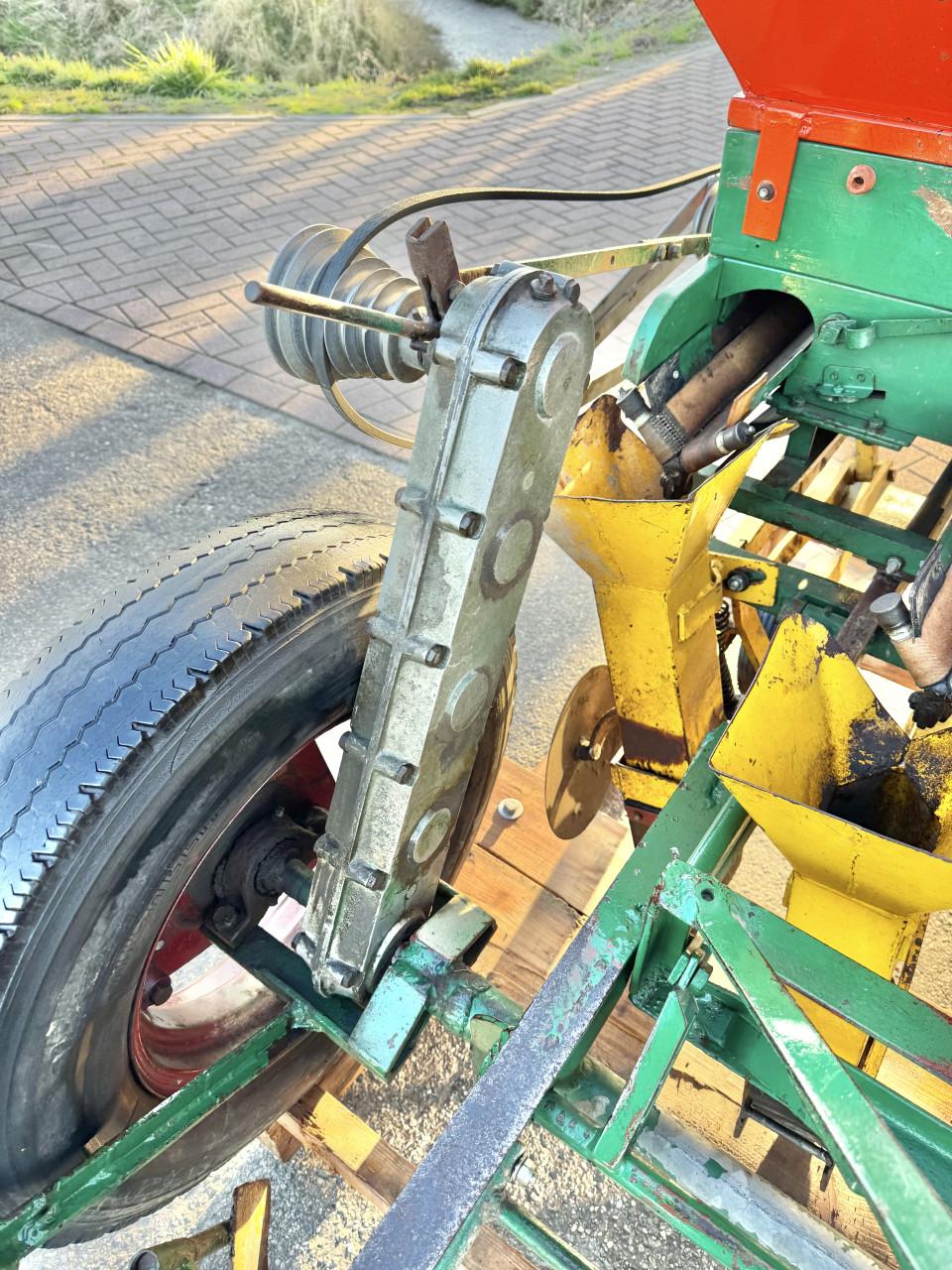 Te koop uien/bollen plantenmachine 1,5