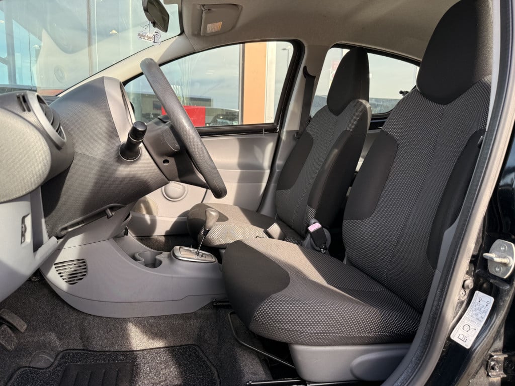 Toyota Aygo 1.0-12v comfort | 5 deurs | automaat | airco | cd - speler | el
