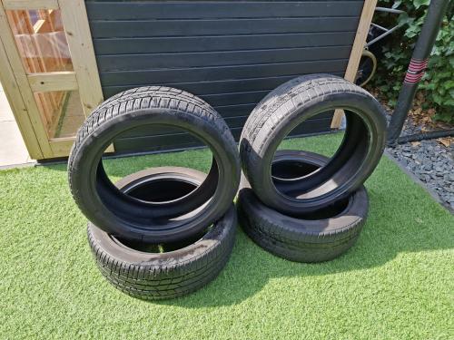 4 Continental Winterbanden 235x45 R19