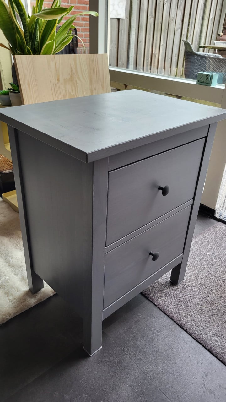 Hemnes ladekast / nachtkast grijs