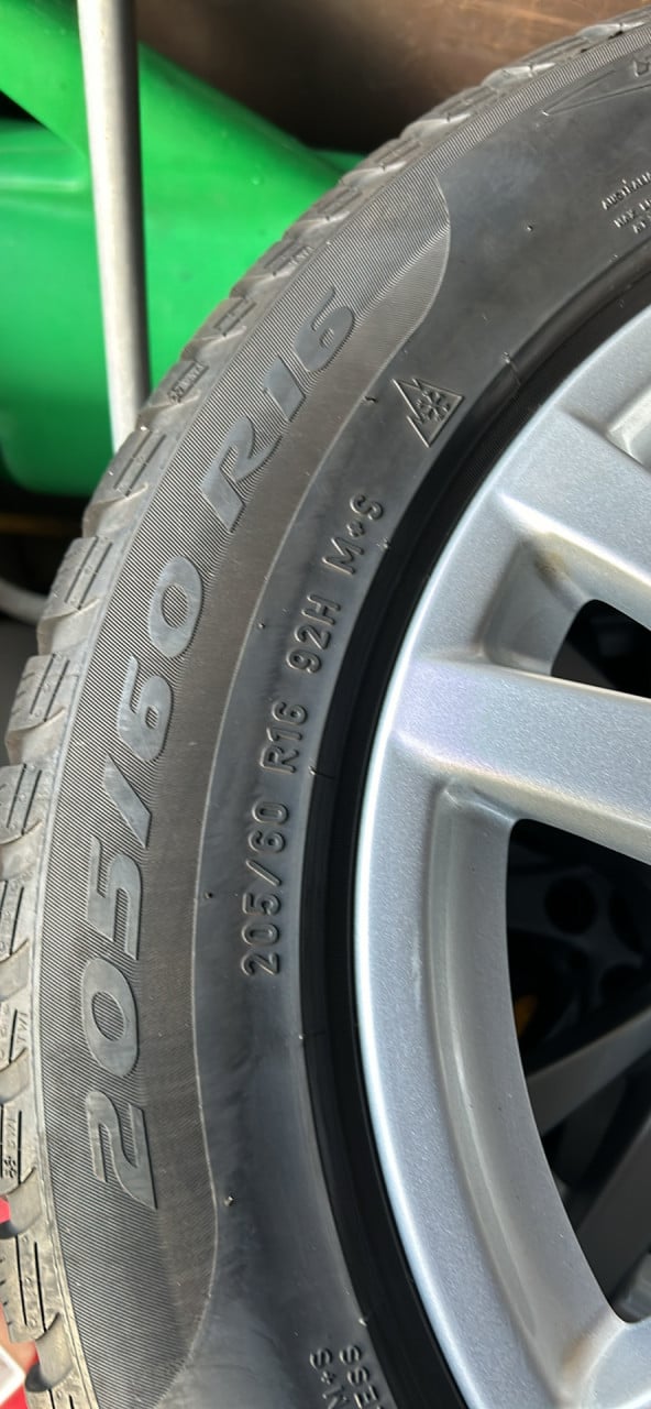 Originele BMW velgen met winterbanden