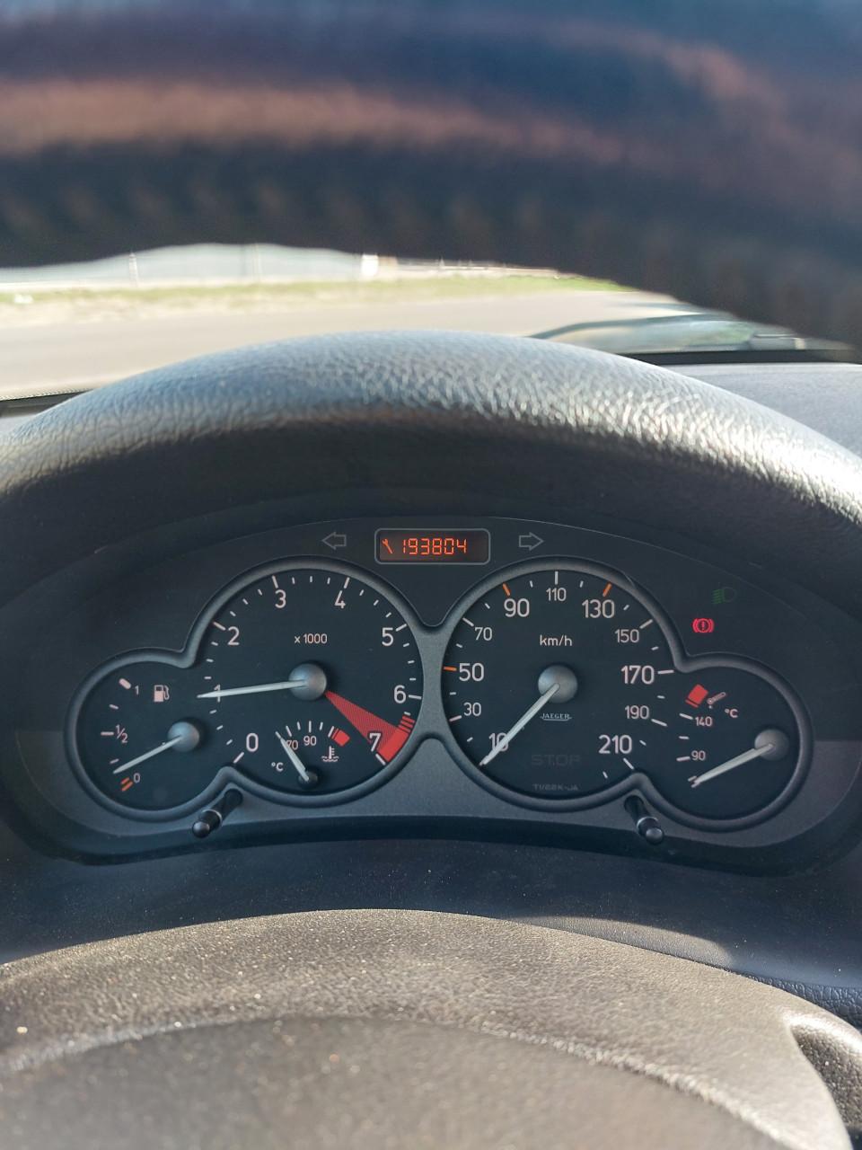 Peugeot 206 bj 2002 850 euro