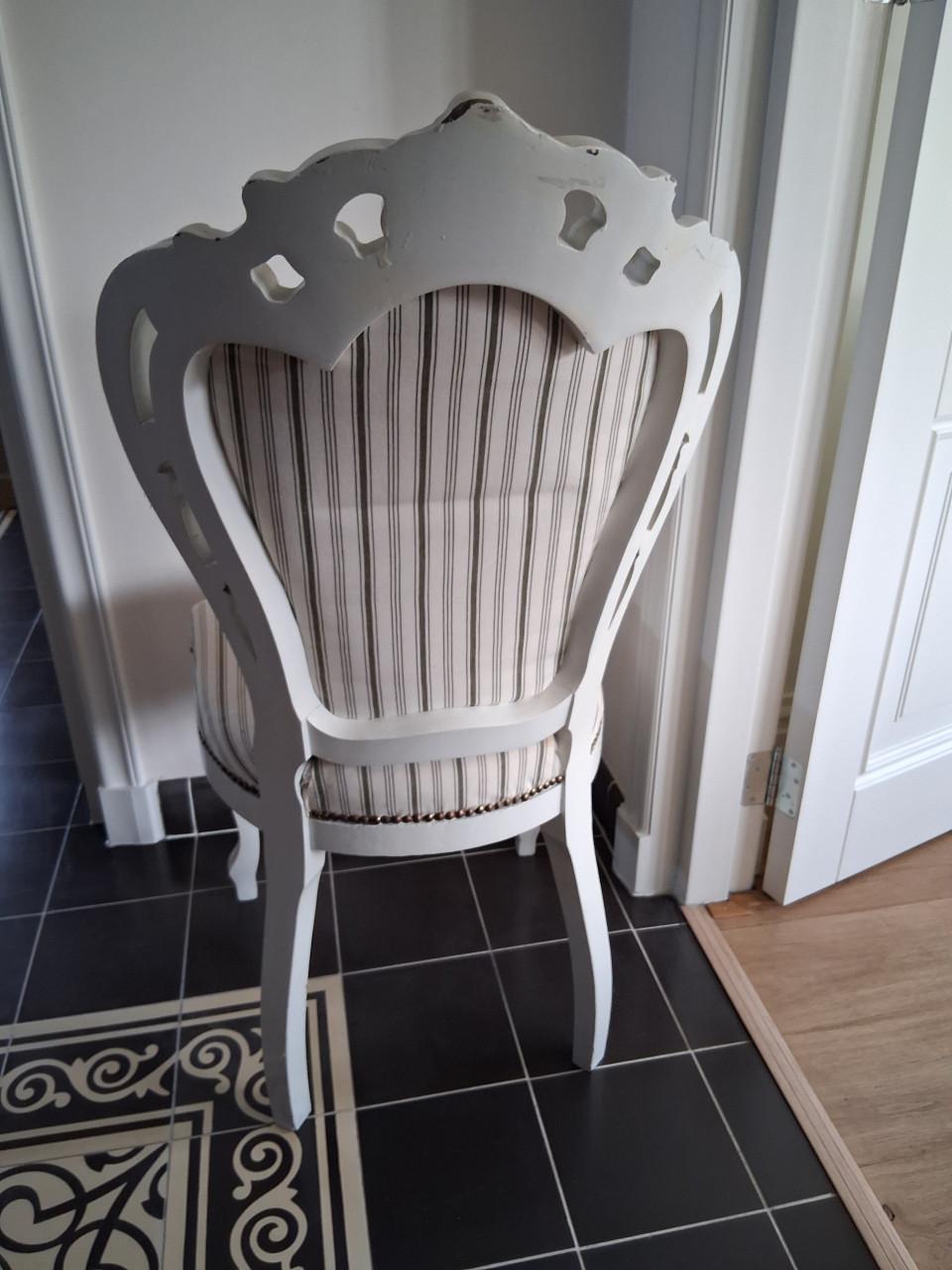 Antieke stoel, wit, bekleed, rond 1900