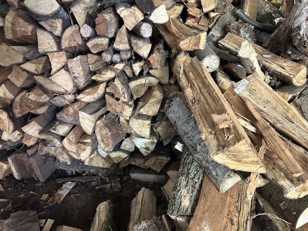 Haardhout l kachelhout l vuur hout l gedroogd