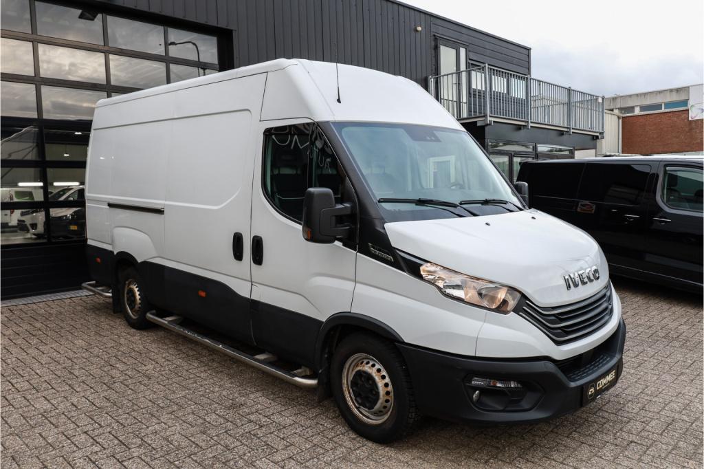 Iveco Daily 35s14v a8 2.3 3520l l2h2 automaat i trekhaak 3.5t i clima i cr.