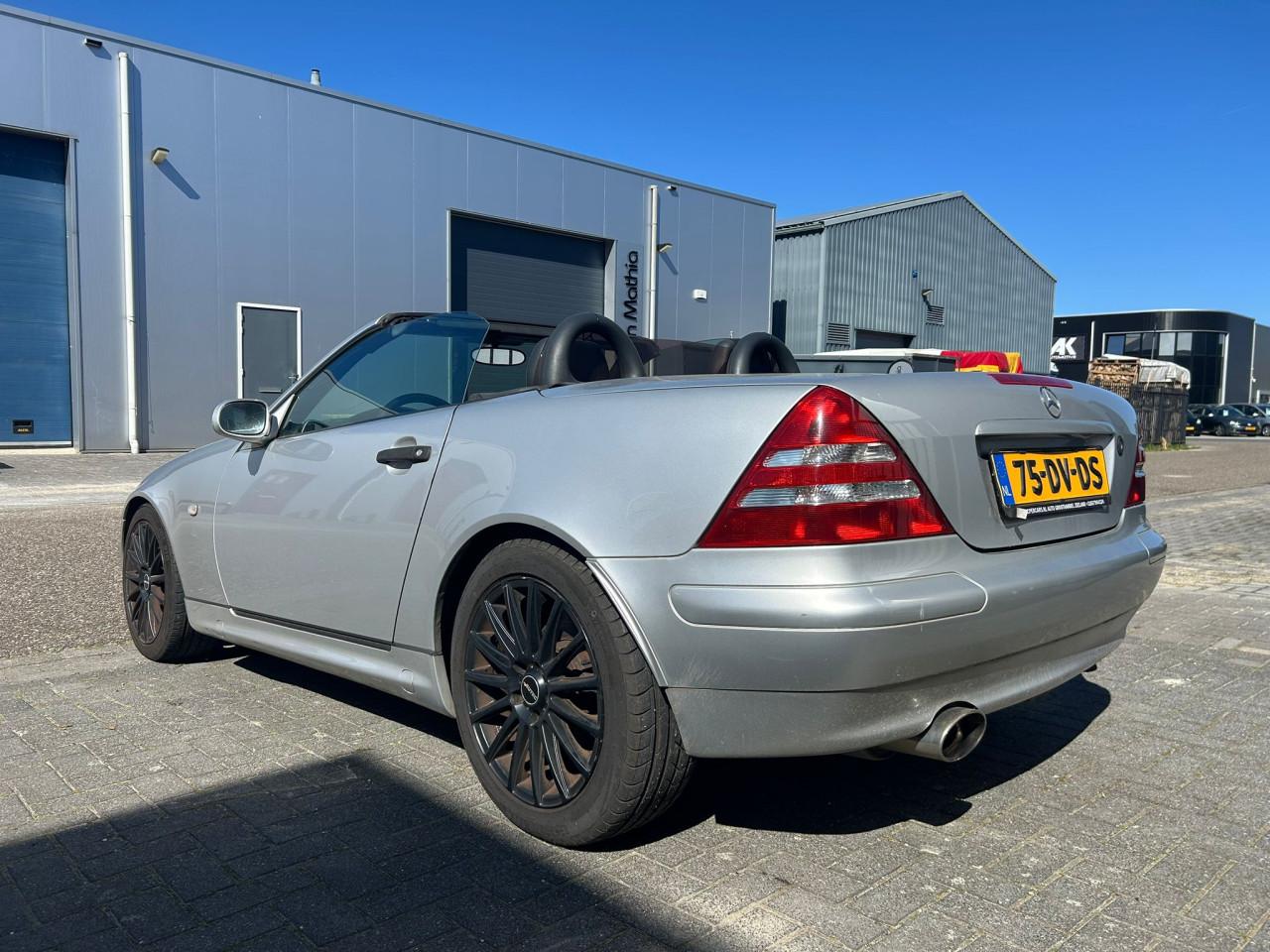 Mercedes-Benz SLK-klasse 200 Mooie Auto en Klinkt Mooi Sportief!