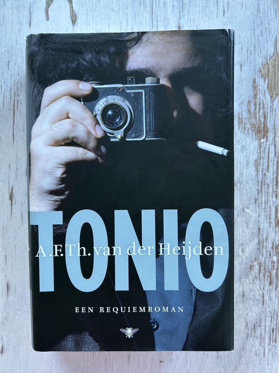 Tonio is een requiemroman van A.F.Th. van der Heijden,