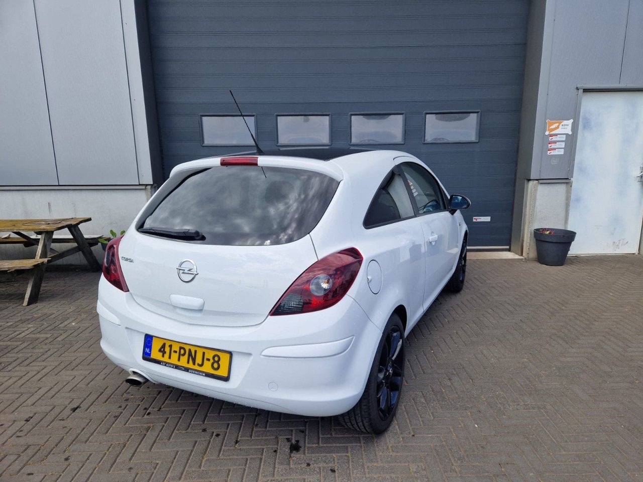 TE KOOP OPEL CORSA 1.4 16V COLOR EDITION EURO 5 ZUINIGHEIDSLABEL B