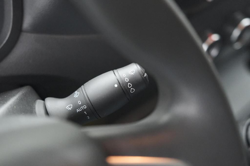 Renault Master t35 2.3 dci 135 l2h2 comfort | camera | vloerplaat | navigat